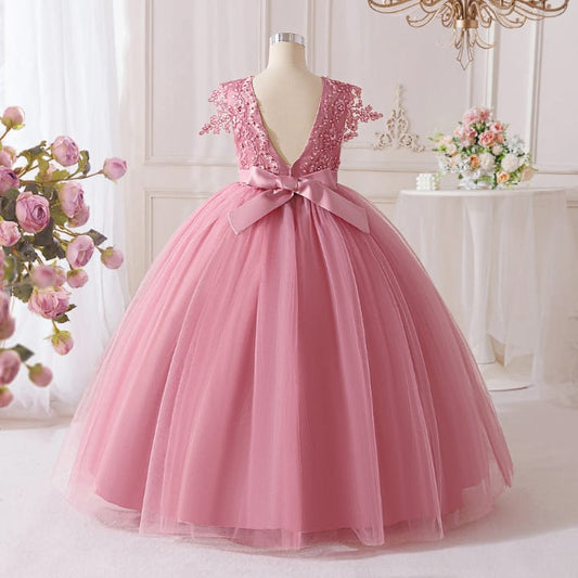 Vestido rosa delicado e versátil