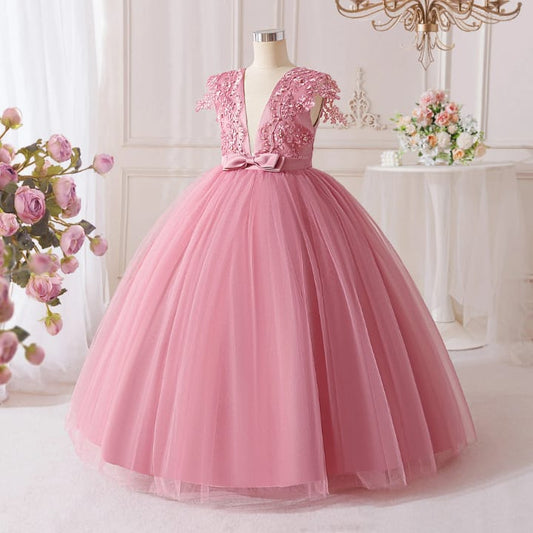 Vestido rosa delicado e versátil